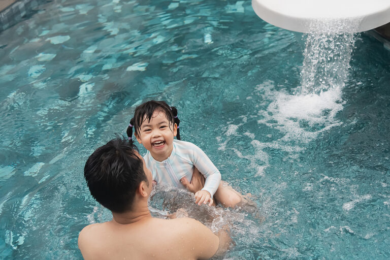 5 Positive Effects of Swimming with Your Little One